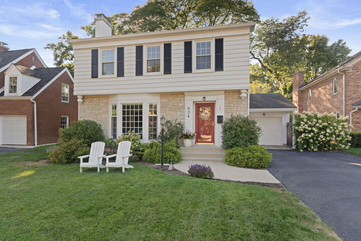 Property Photo:  934 Rolling Pass  IL 60025 