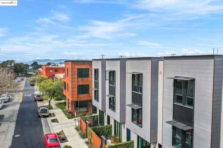 Property Photo:  739 Channing Way  CA 94710
