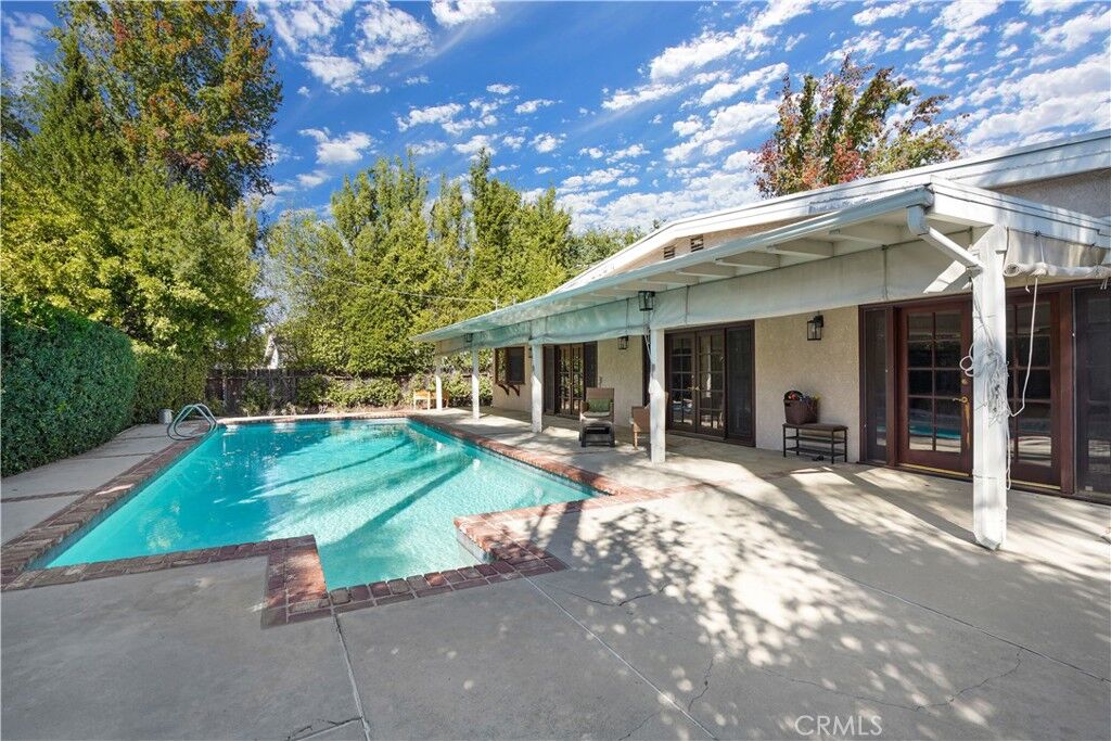 Property Photo:  6233 Capistrano Avenue  CA 91367 