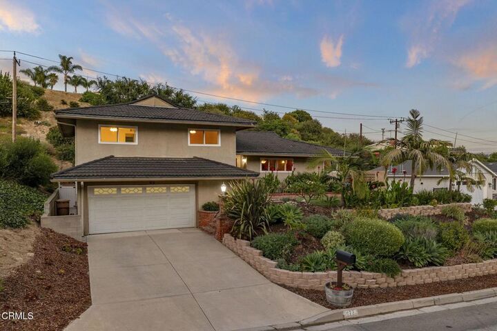 Property Photo:  872 Via Arroyo  CA 93003 