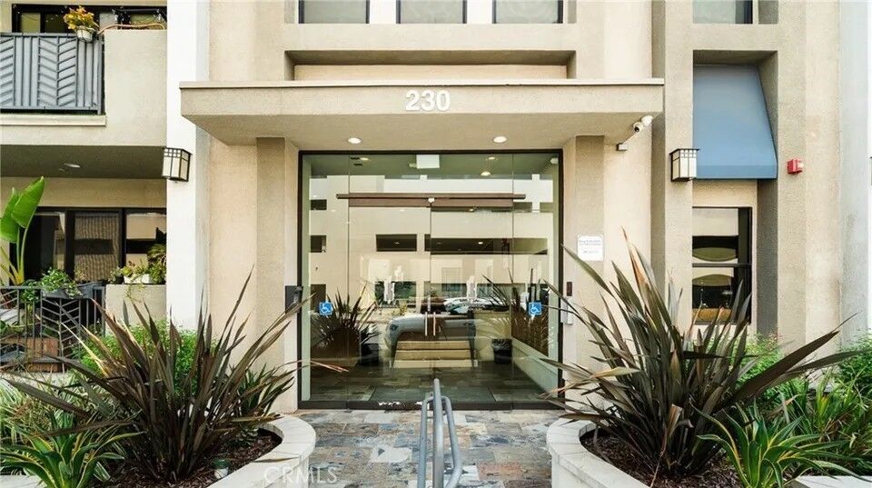 Property Photo:  230 S Jackson 305  CA 91205 