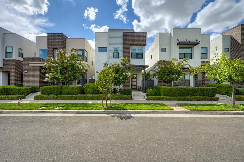 Property Photo: 142 Fonseca Street CA 95816