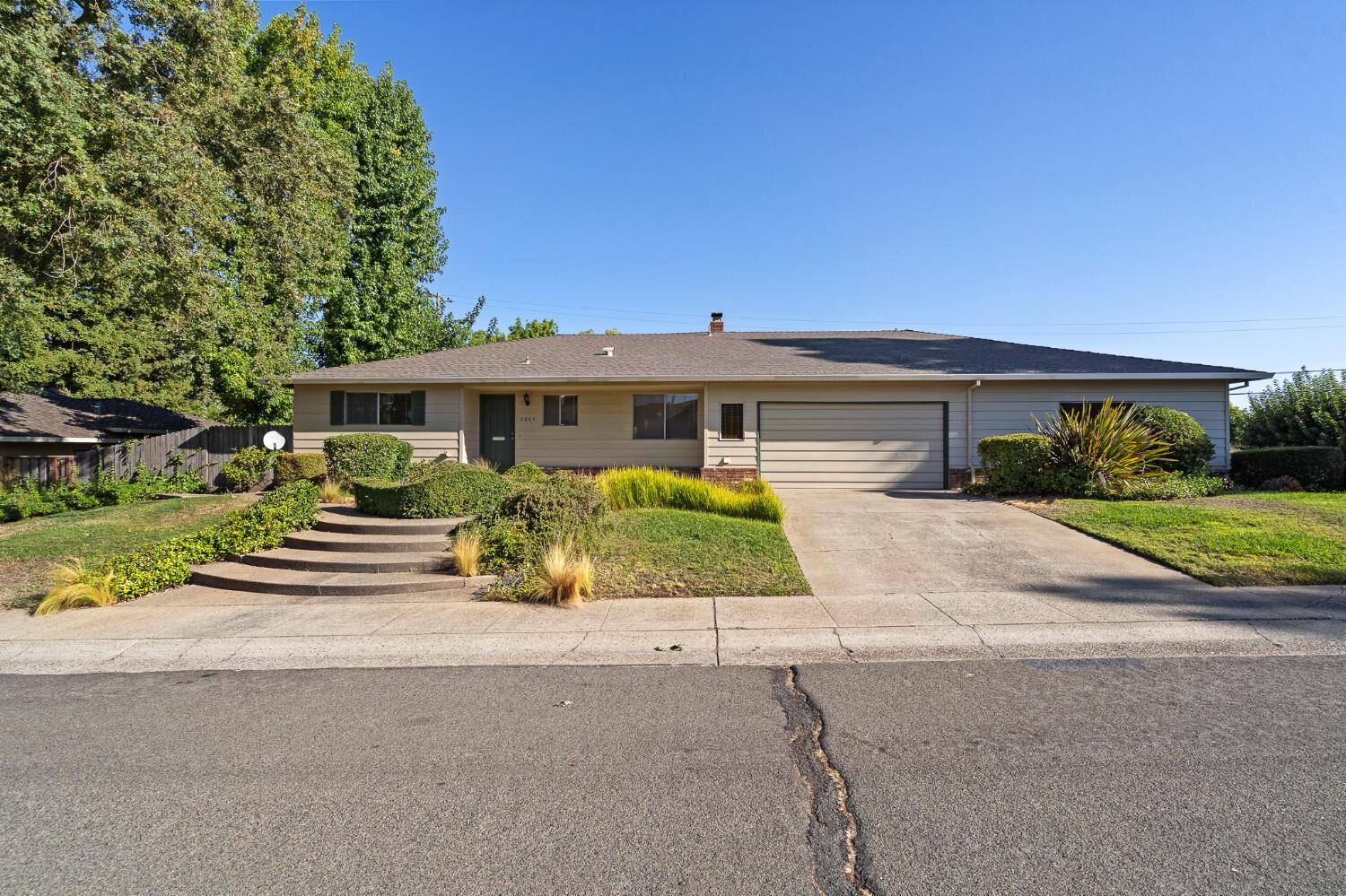 Property Photo:  1261 42nd Avenue  CA 95822 