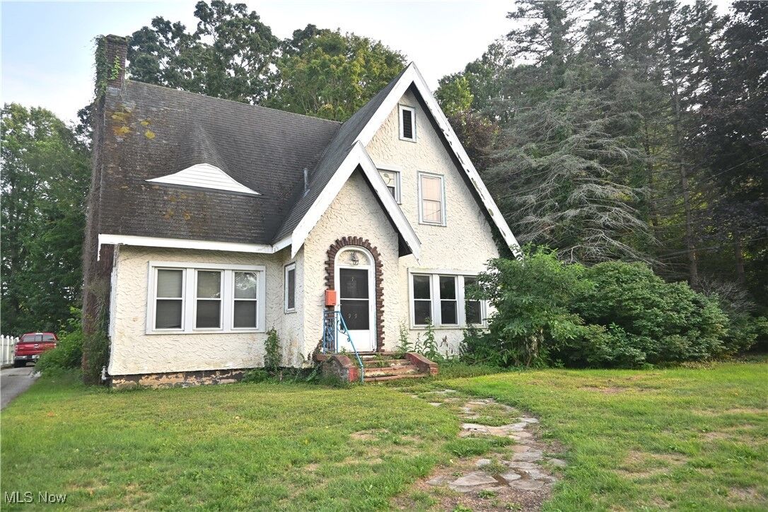 Property Photo: 919 Lincoln Drive OH 44030