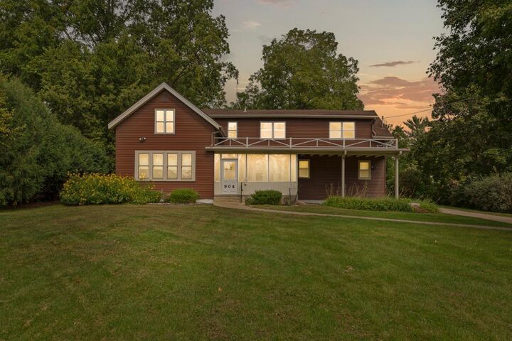 Property Photo: 904 Forest Avenue MN 55057