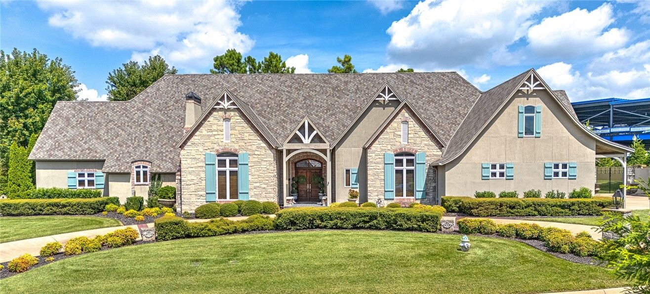 Property Photo:  1 S Saint Andrews  AR 72758 