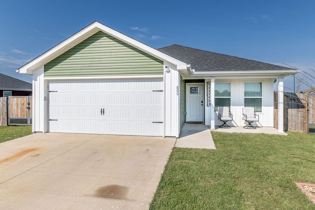 Property Photo:  800 S Parrot Lane  AR 72761 
