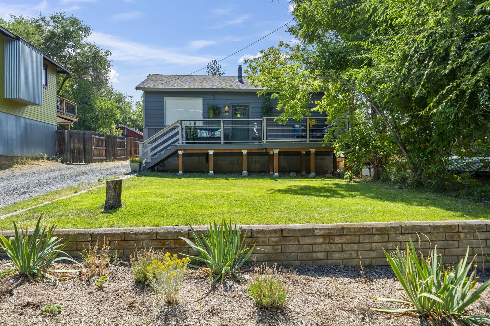 Property Photo:  233 NW Revere Avenue  OR 97703 
