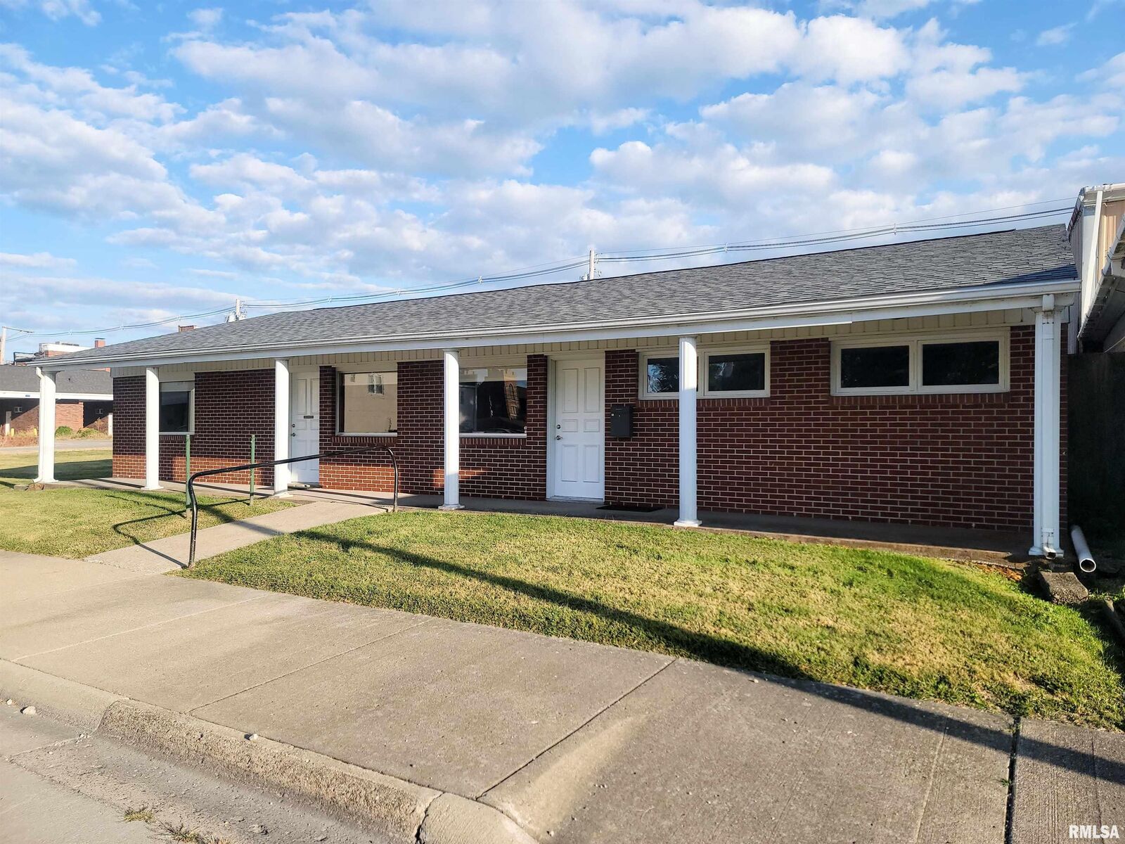 Property Photo: 119 W 2nd Street IL 62839