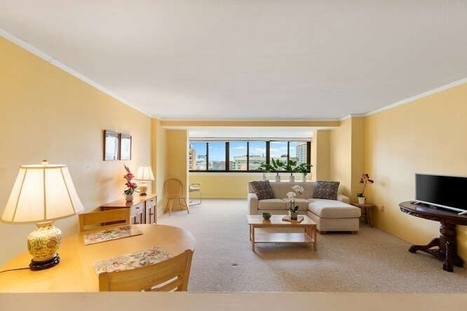 Property Photo:  2 Hawthorne Pl 16P  MA 02114 
