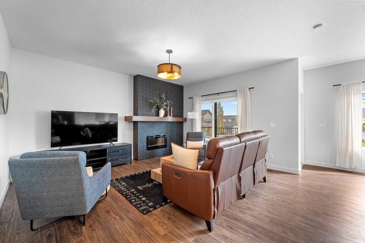 Property Photo:  19 Sundown Crescent  AB T4C 2T2 