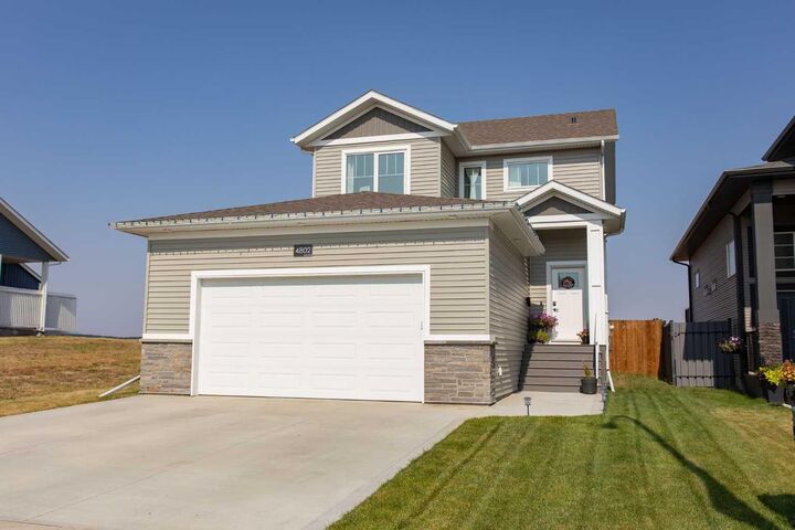 4802 Aspen Lakes Boulevard  Blackfalds AB T4M 0M8 photo