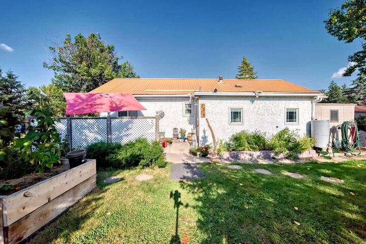 Property Photo:  2319 23 Street  AB T0L 1R0 