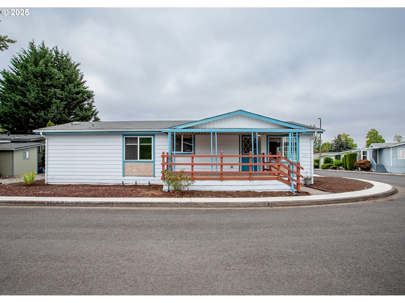 Property Photo: 1199 N Terry St 228 OR 97402