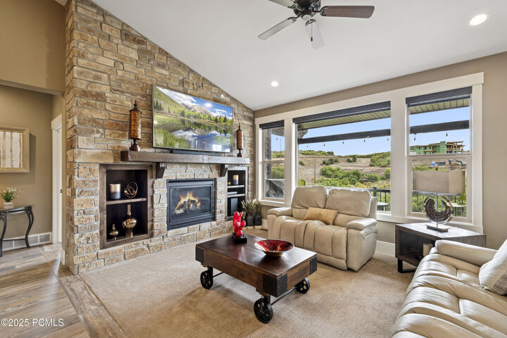 Property Photo:  1754 E Longview Drive  UT 84036 
