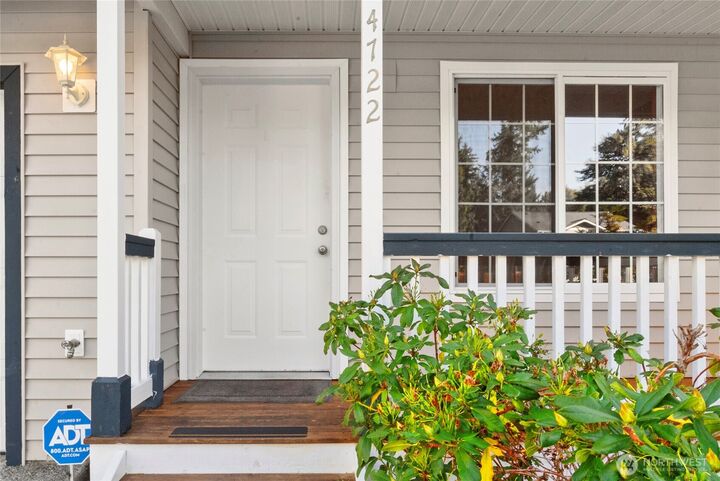 Property Photo:  4722  259th Street NE  WA 98223