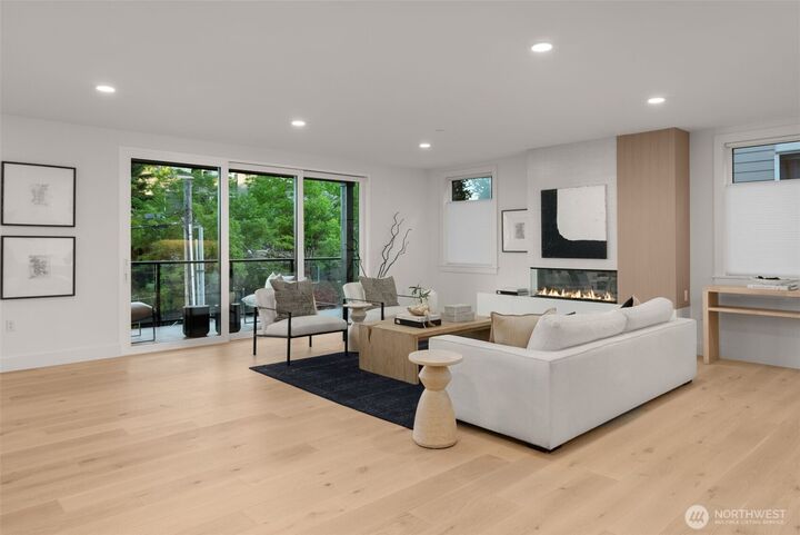 Property Photo:  238  4th Avenue 200  WA 98033 