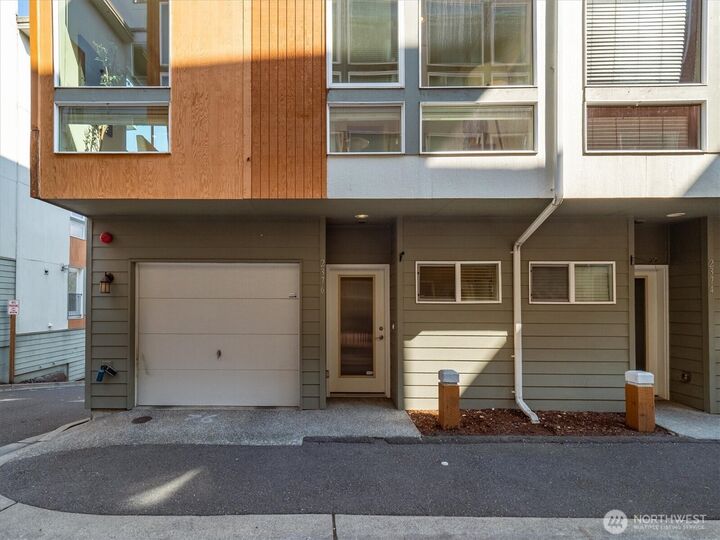 Property Photo:  2376  Court G  WA 98405 