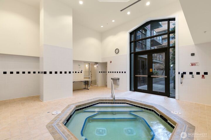 Property Photo: 1420 Terry Avenue 1903 WA 98101