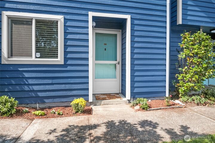 Property Photo: 21906 56th Avenue W C4 WA 98043