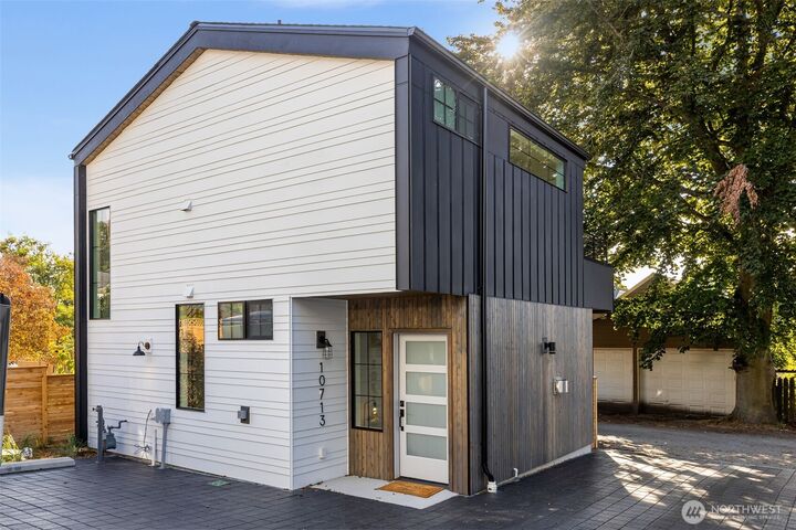 Property Photo: 10713 2nd Avenue NW WA 98177