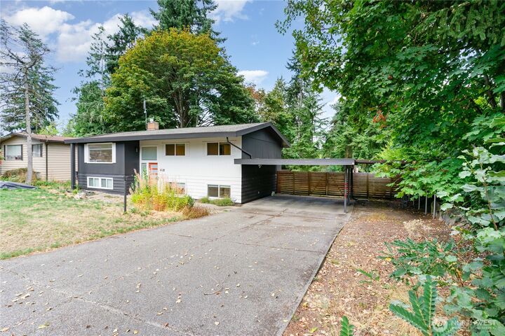 Property Photo: 8428 NE 132nd Place WA 98034