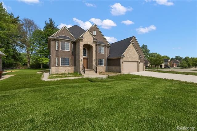 Property Photo: 56350 Willow Creek Boulevard MI 48316