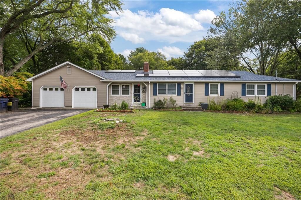 Property Photo:  38 Greenwood Road  RI 02852 