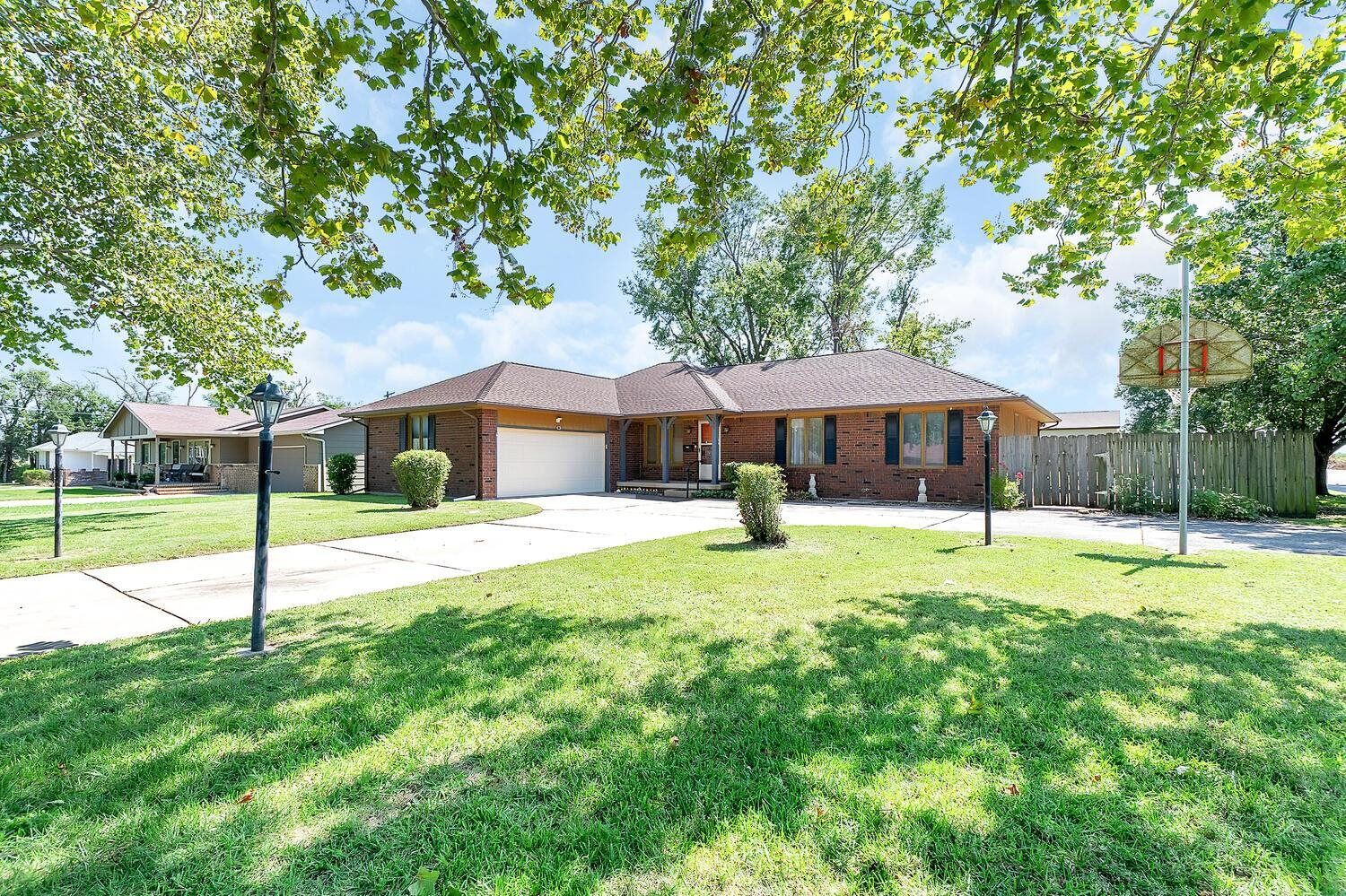Property Photo: 5419 W York St KS 67215