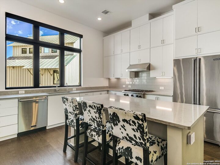 Property Photo:  1226 S Presa St 105  TX 78210 