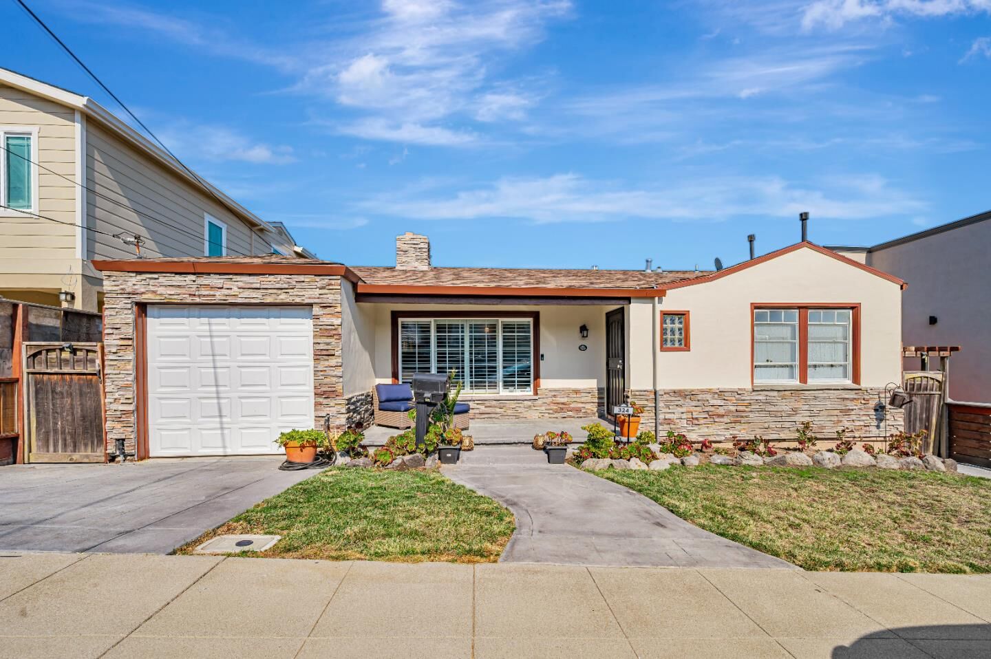 Property Photo:  324 Hazel Avenue  CA 94066 