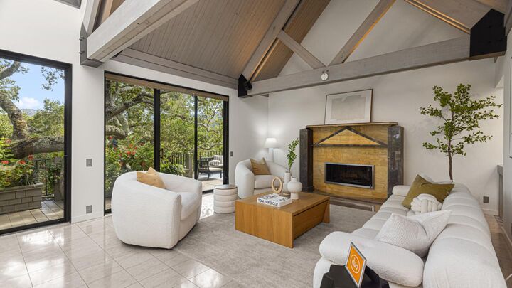 Property Photo:  11 Hawk View  CA 94028 