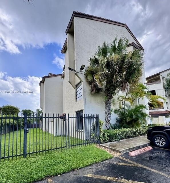 8933 SW 123rd Ct 102  Miami FL 33186 photo