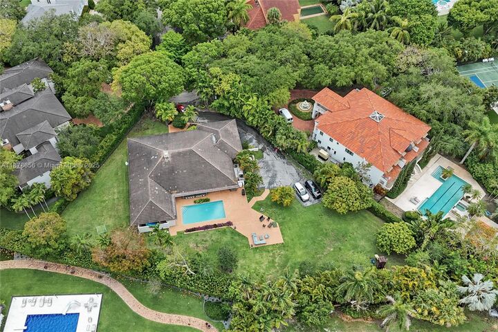 8290 La Rampa St  Coral Gables FL 33143 photo