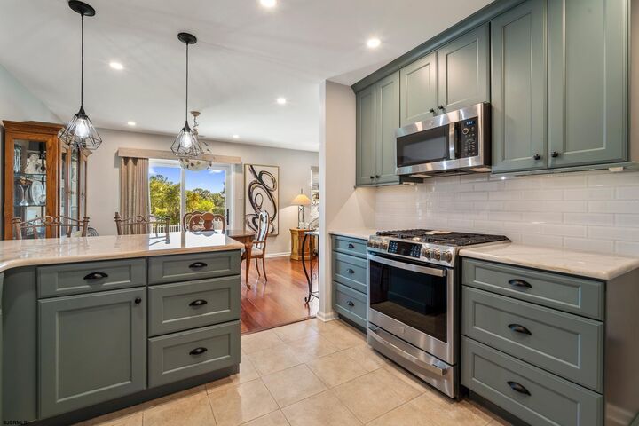 Property Photo:  21 Brandywine Ct  NJ 08205 