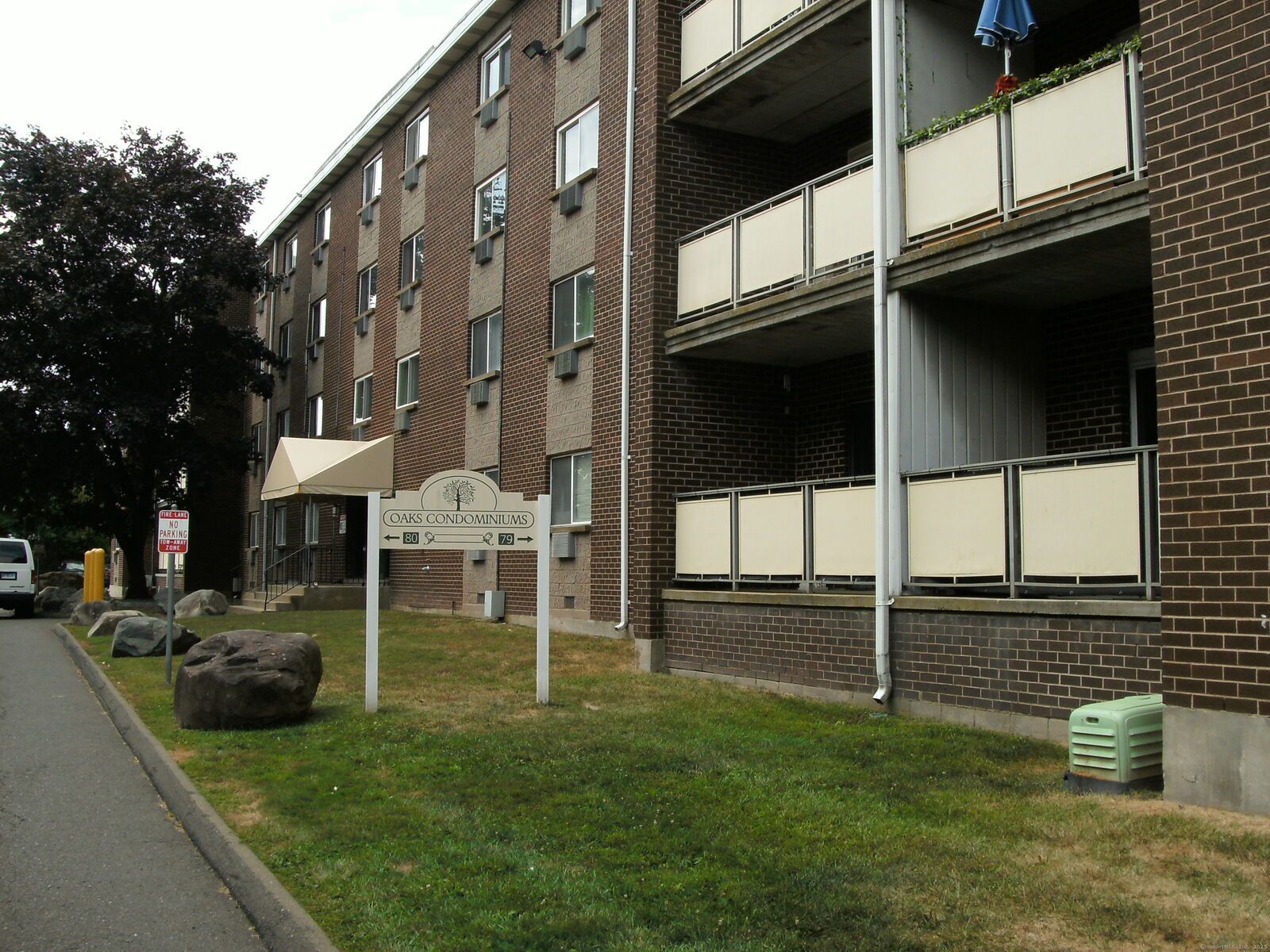 Property Photo:  79 Claudia Drive Apt 153  CT 06516 