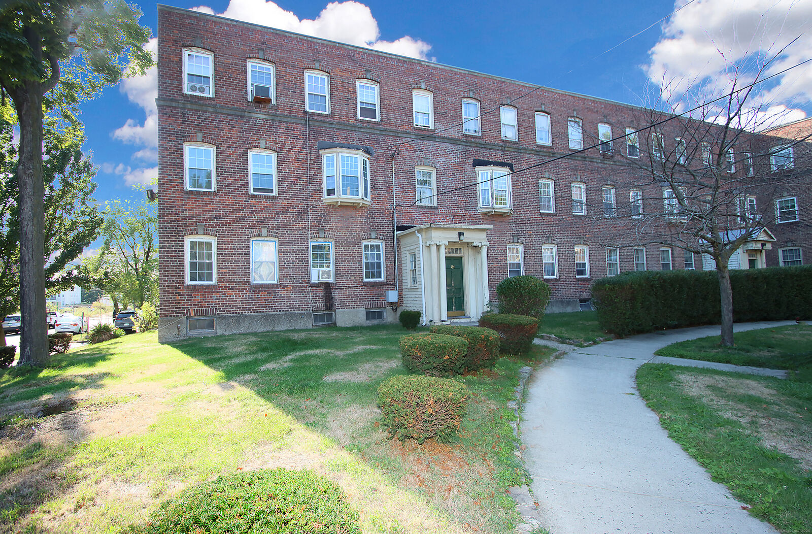 Property Photo:  591 Wilmot Avenue 2  CT 06607 
