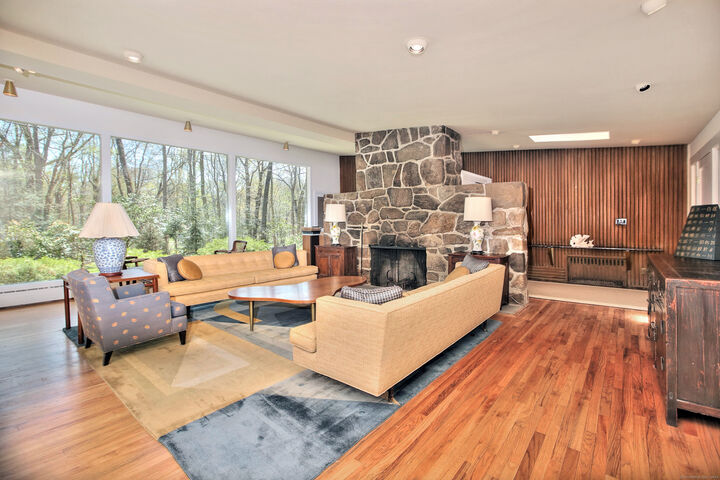 Property Photo:  208 Bayberry Lane  CT 06880 