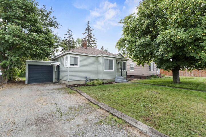 Property Photo:  1718 N Lacey St  WA 99207 