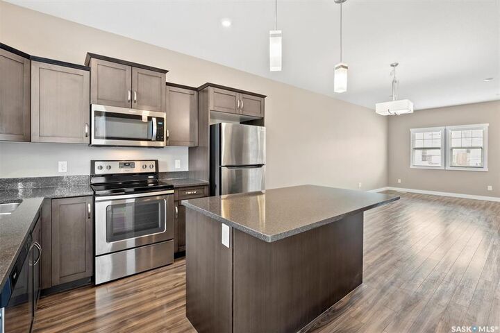 Property Photo:  1216 Pringle Way  SK S7T 0X5 