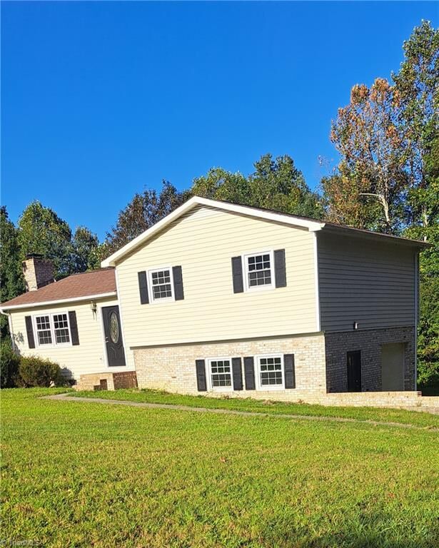Property Photo:  165 Rockaway Drive  NC 27107 