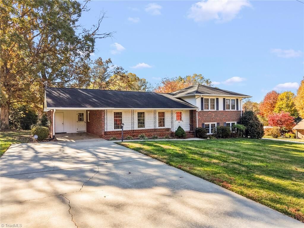 Property Photo: 280 Brittany Road NC 27045