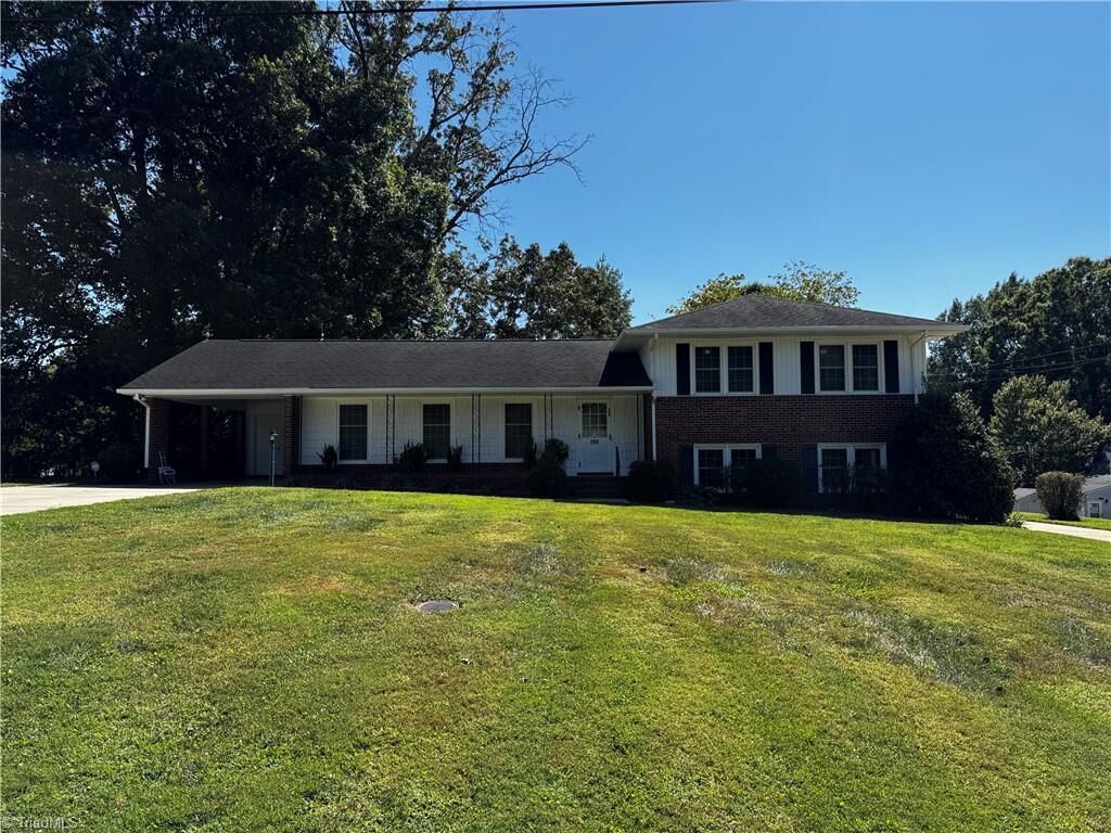 Property Photo:  280 Brittany Road  NC 27045 