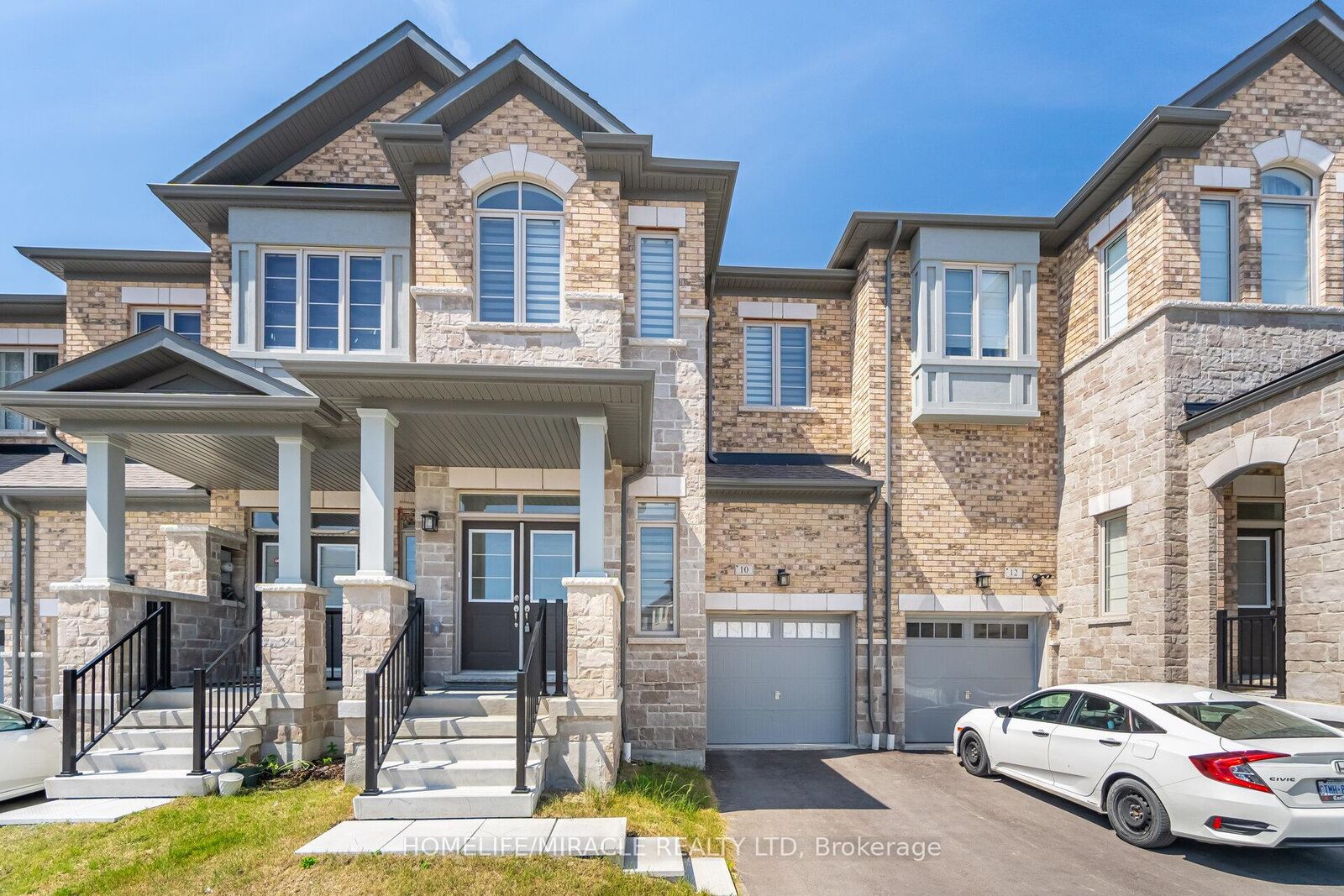 Property Photo:  10 Van Wart Street  ON L1P 0P8 