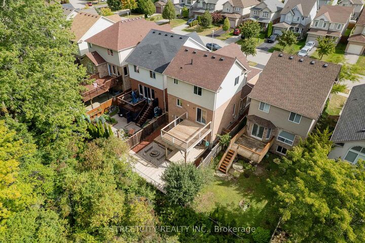 Property Photo: 835 Sandcherry Street ON N6H 5V1