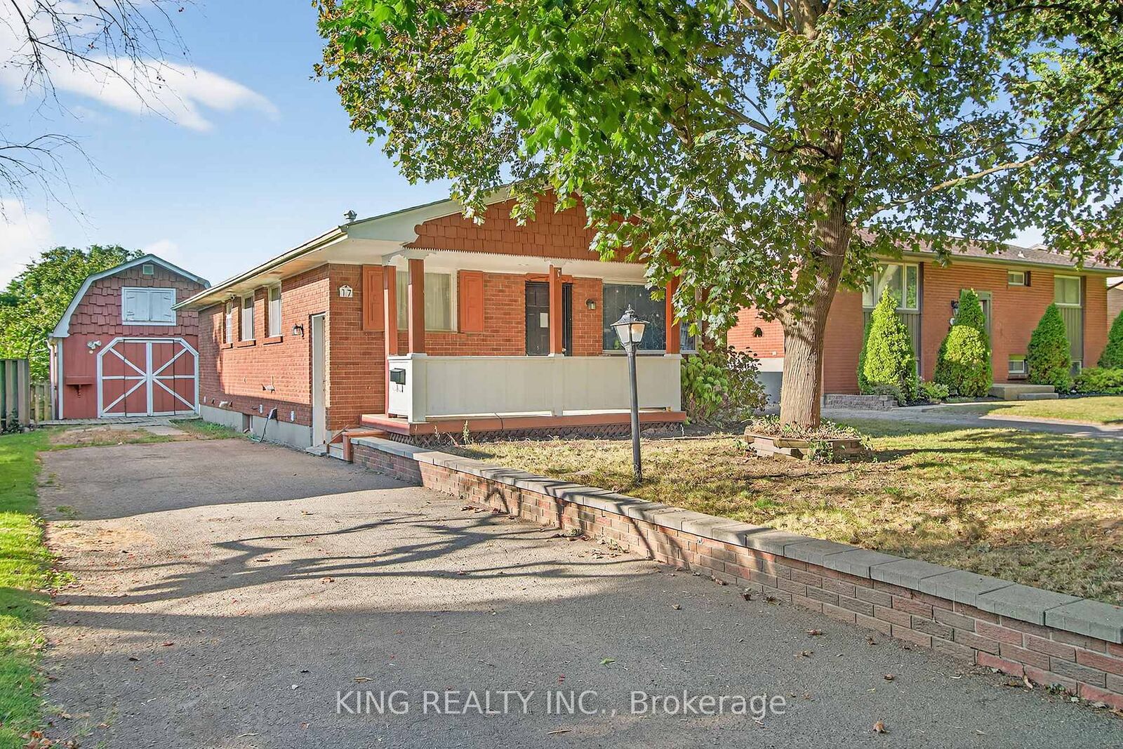 Property Photo:  17 Toulon Crescent  ON N5V 1J4 