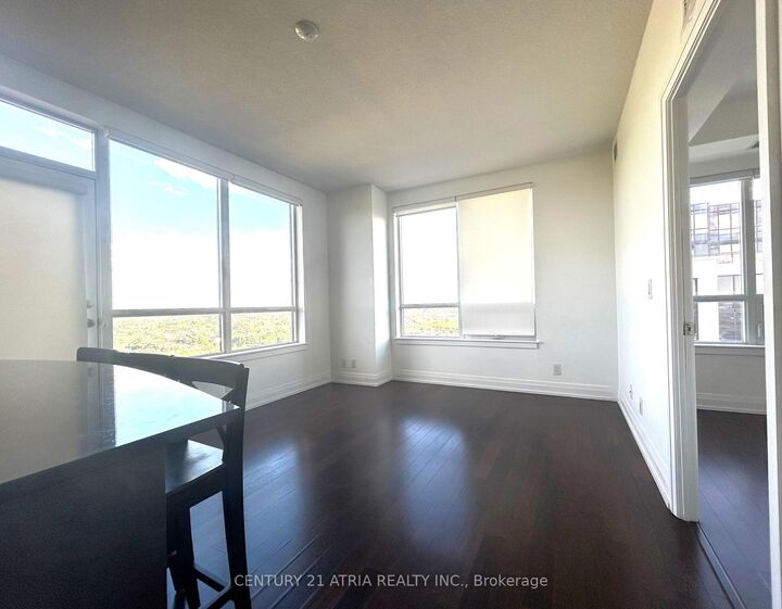 Photo de la propriété:  1 De Boers Drive 1611  ON M3J 0G6 