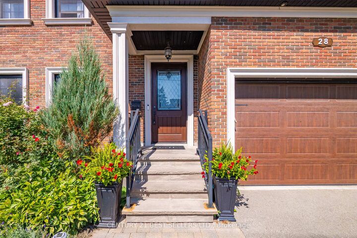 Photo de la propriété:  28 Wingrove Hill  ON M9B 2C6 