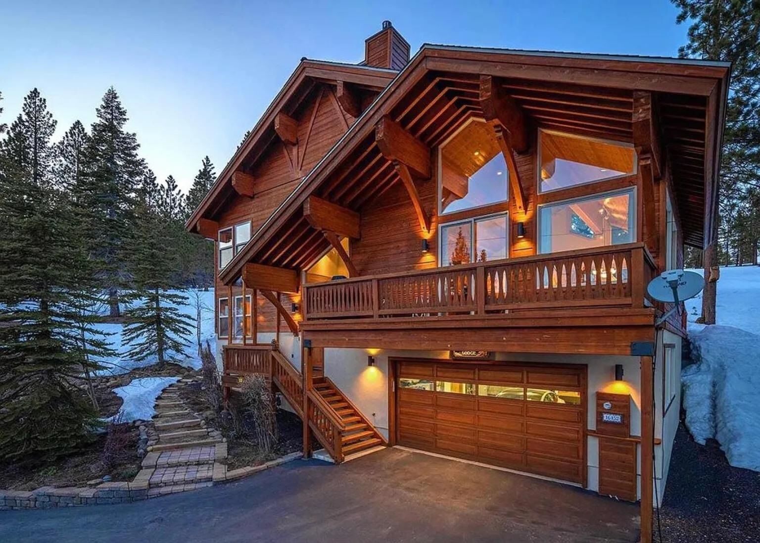 Property Photo: 16152 Skislope Way CA 96161