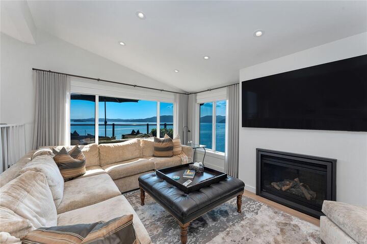 Property Photo:  1723 Sandy Beach Rd 4  BC V0R 2P4 
